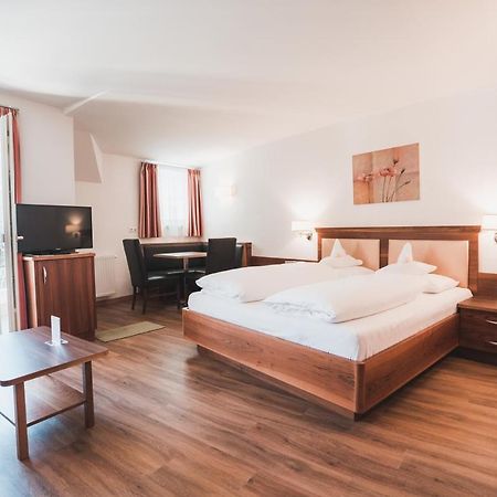 Hotel Am Sonneck Lagundo Bagian luar foto