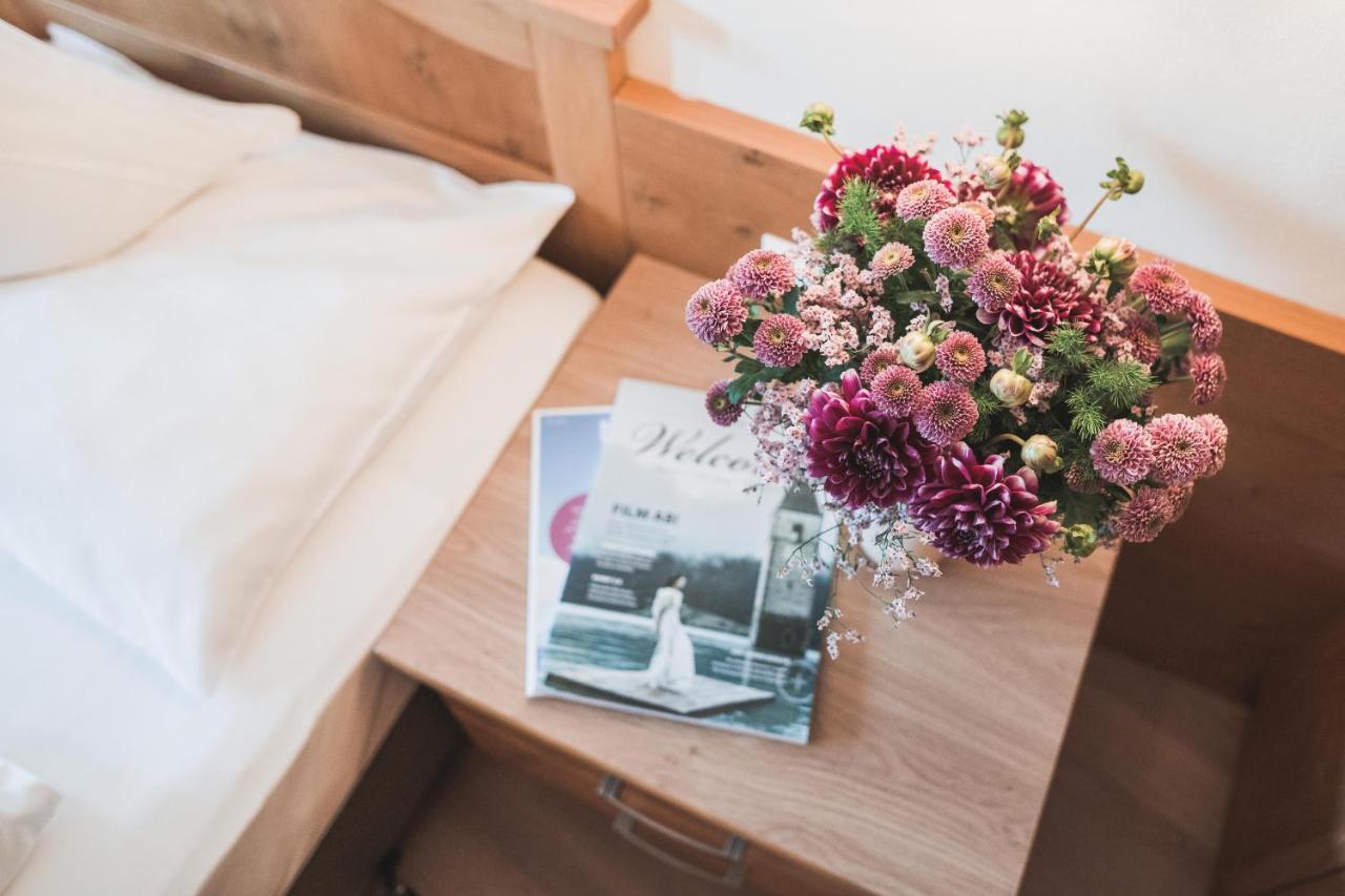 Hotel Am Sonneck Lagundo Bagian luar foto