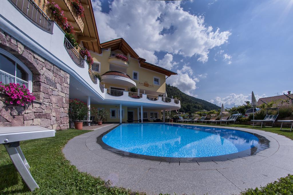 Hotel Am Sonneck Lagundo Bagian luar foto