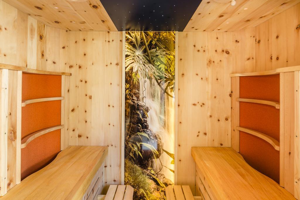 Hotel Am Sonneck Lagundo Bagian luar foto